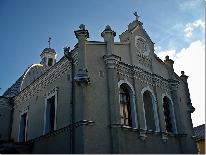Чернівці, костел  святого Миколая