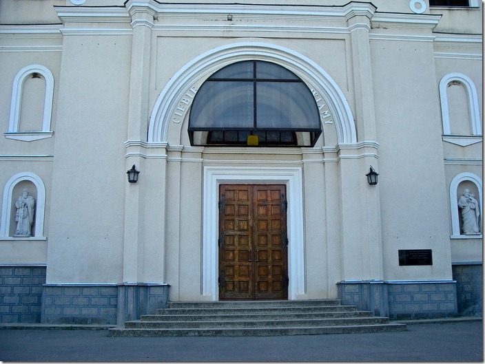 Чернівці, костел  святого Миколая