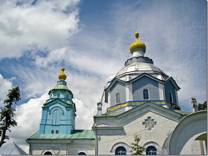 Дермань,  Свято-Троїцький храм