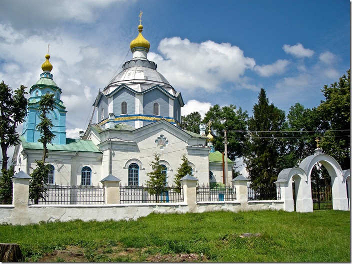 Дермань, Свято-Троїцький храм