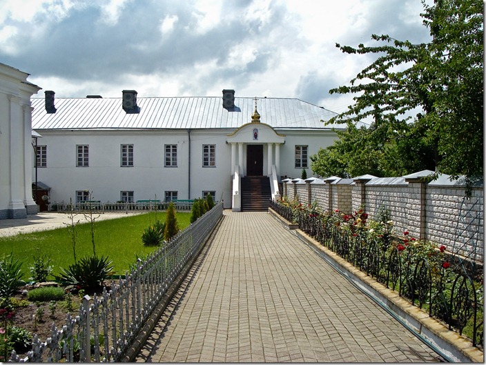 Дермань, Троїцький  монастир