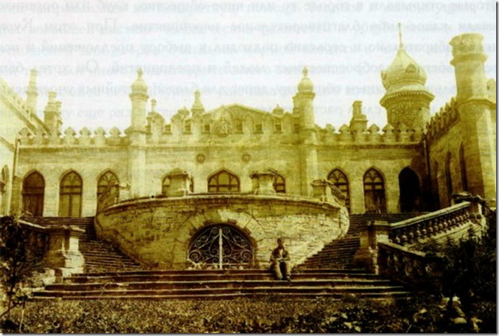 архівне фото  західного фасаду