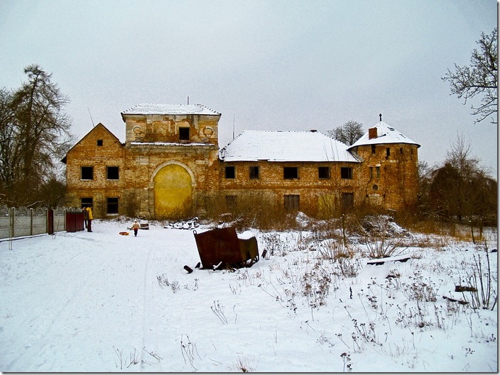 Приозерне, садиба Рея, брама